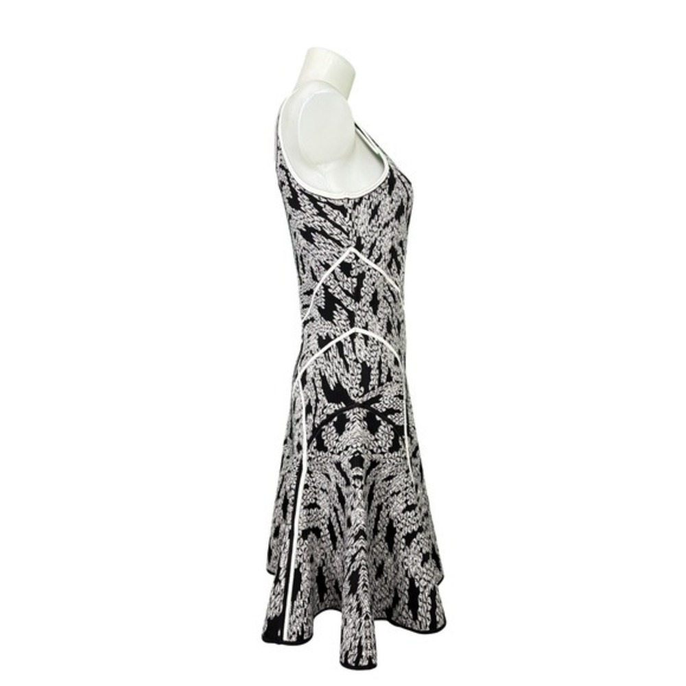 Diane Von Furstenberg -Ilsa Sleeveless Fit & Flare Dress - Size M - Picture 5 of 11